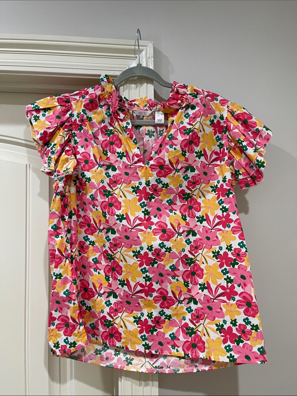 Kaktus Floral V-Neck Blouse with Ruffle Short Sleeves